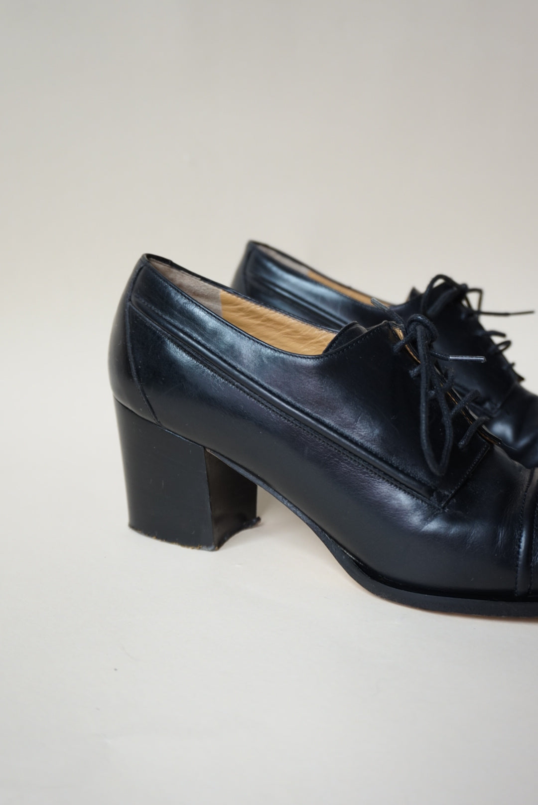 "Coach" Black Leather Oxford Cap Toe Lace Up Heel Pump - Size 6.5