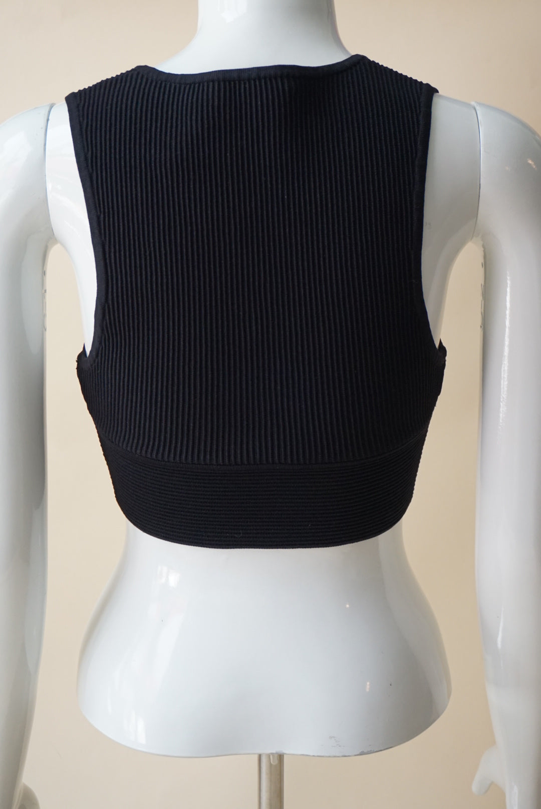 Babaton Aritzia Carlotta Sculpt Black Ribbed Knit Plunge Cropped Top - Size Small
