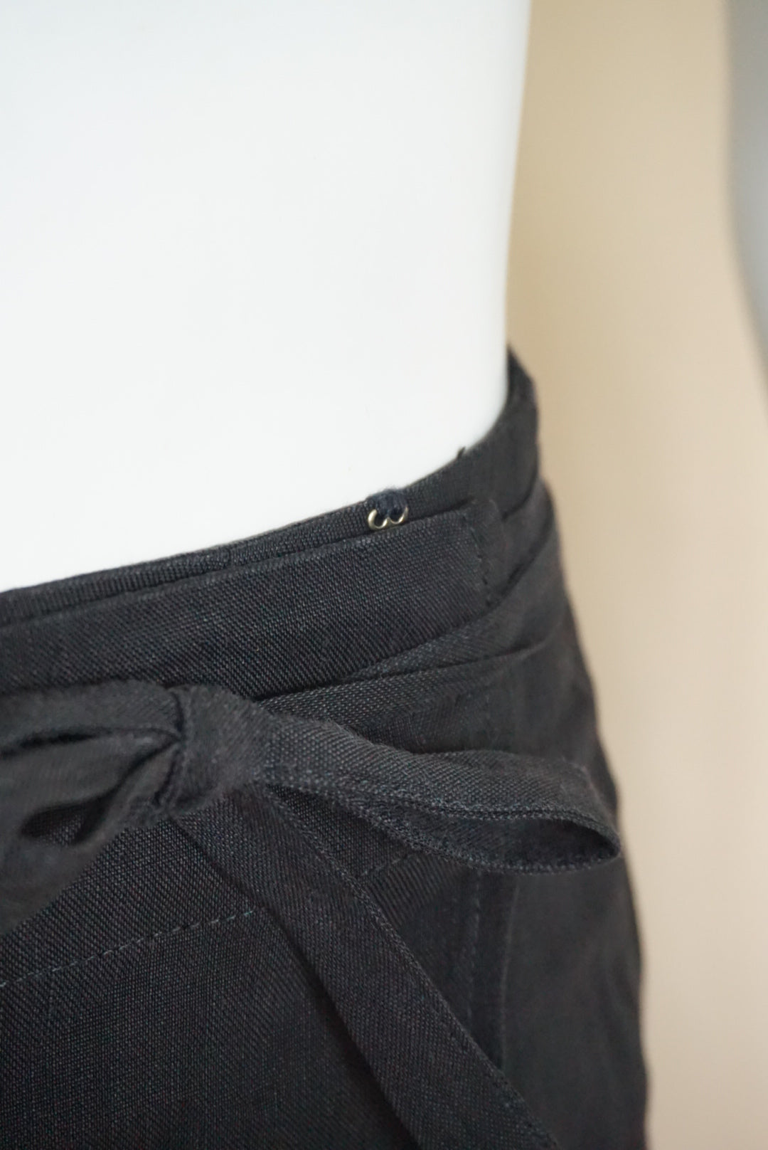 Banana Republic 90s Vintage Black Linen Wrap Skirt