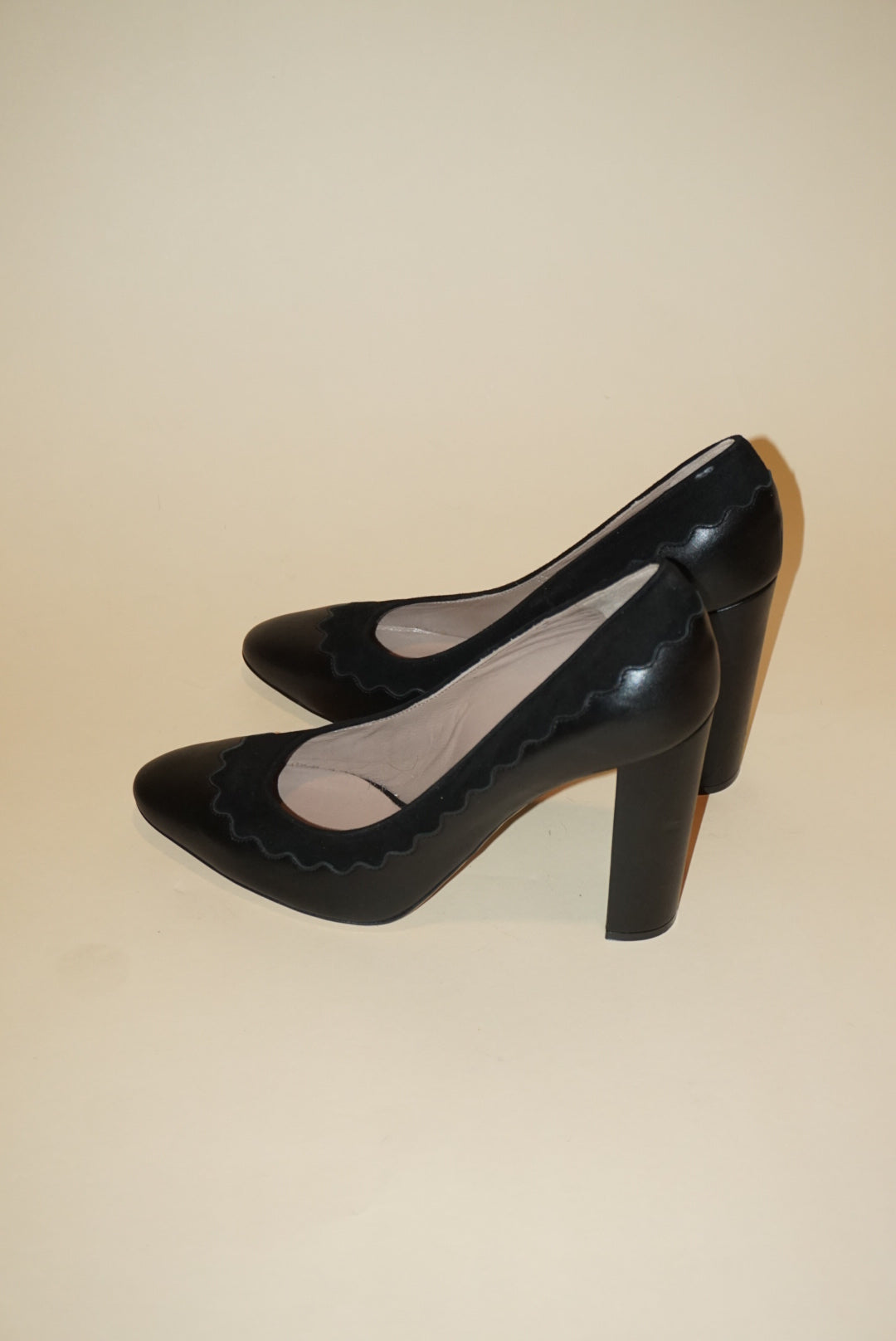 Chloe Black Leather/Suede Scalloped Trim Round Toe Pumps - Size 41