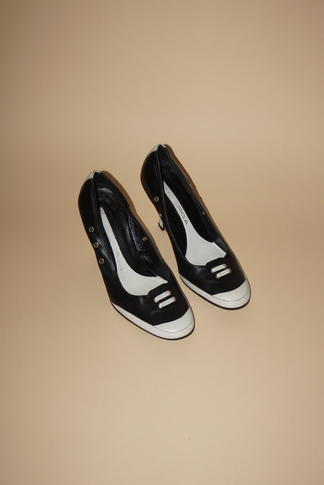 Via Spiga Y2K Vintage Black/White Sneaker Style Retro Pumps - Size 6.5