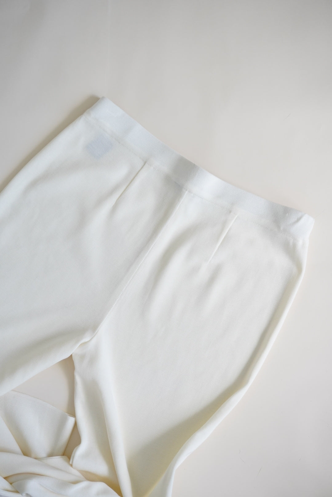 Misook Nancy Mylana Knit Slim-Leg Ivory Wrinkle Resistant Pants- Size Large