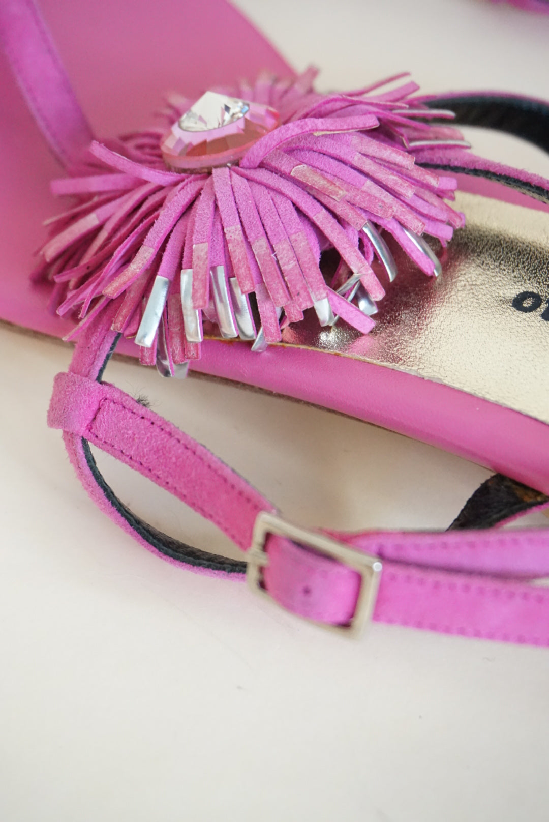 Andrea Carrano Pink Fringe Flower Thong NWOT Sandal - Size 40
