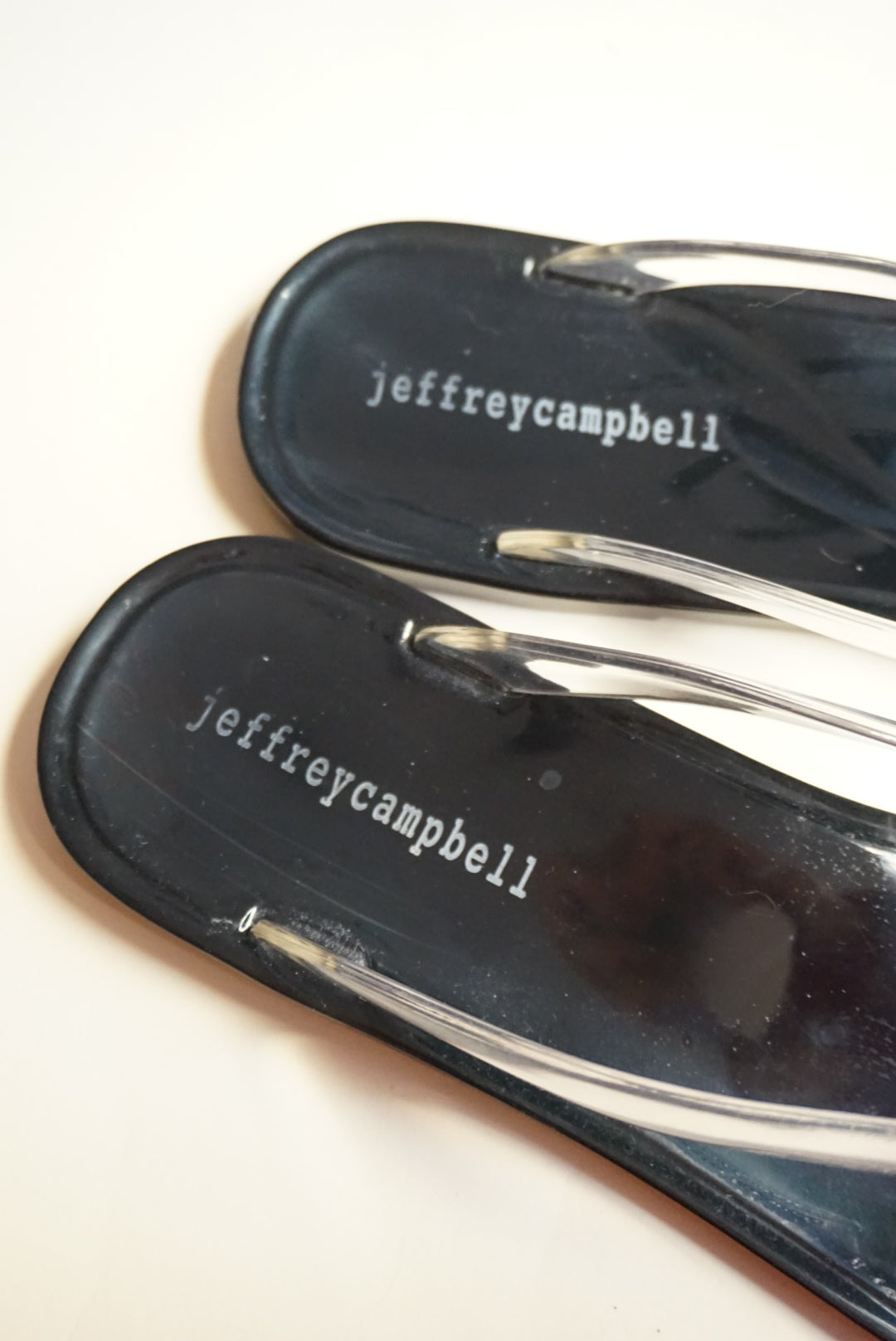"Jeffrey Campbell" "Beach Day" Clear/Black Thong Jelly Sandals - Size 7