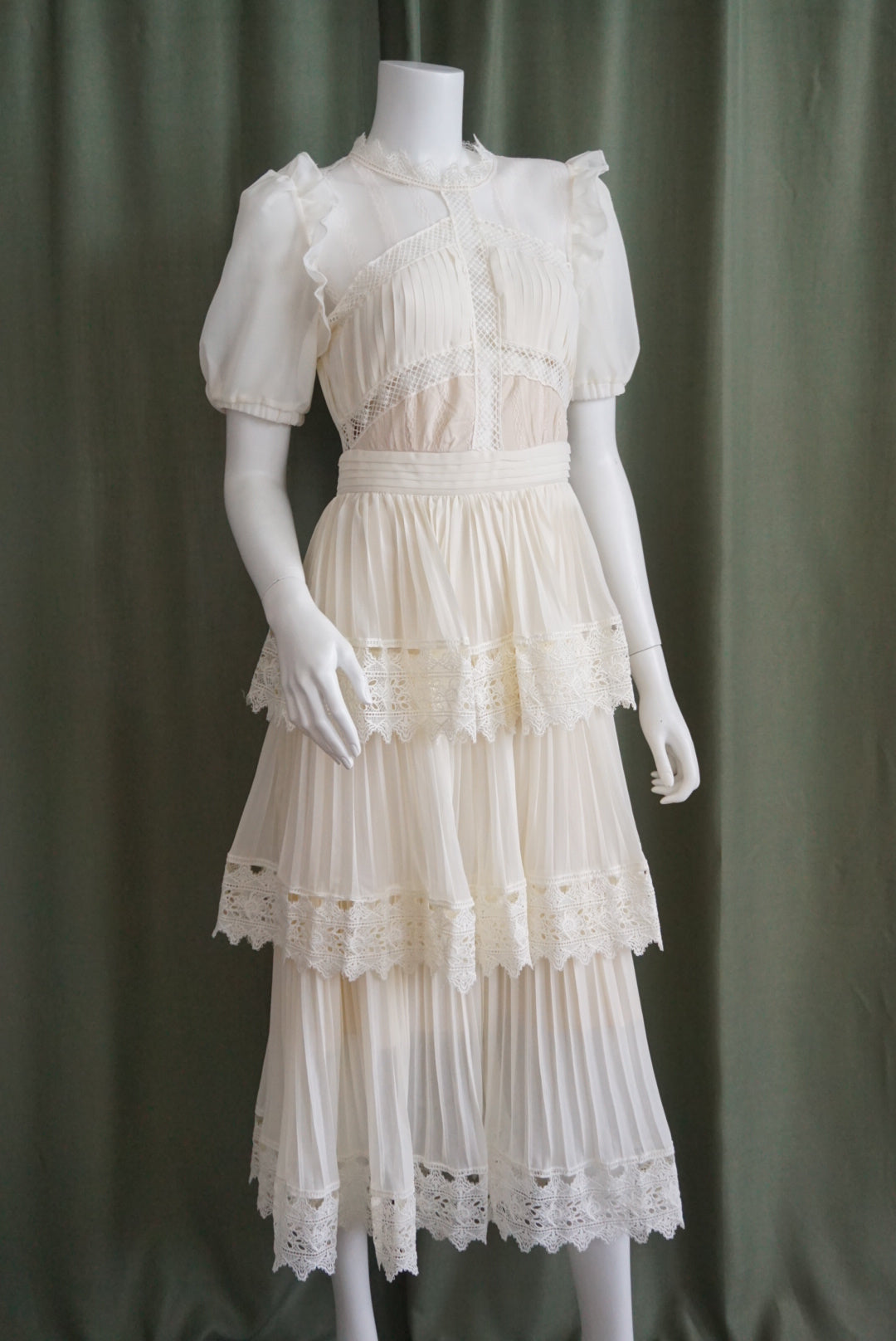 Victorian Lace "Vintage Style" Tiered Filly Mock Neck Maxi Dress - Size Large