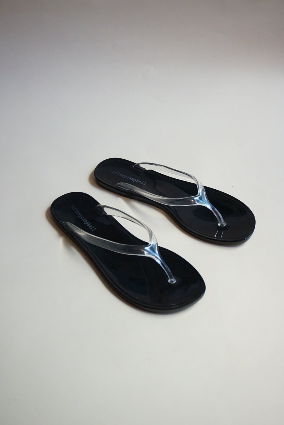 "Jeffrey Campbell" "Beach Day" Clear/Black Thong Jelly Sandals - Size 7